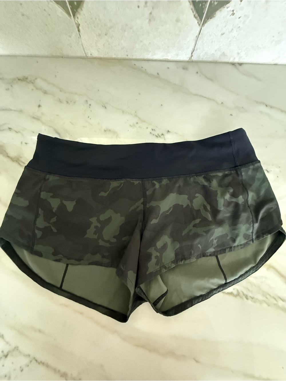 LULULEMON Speed up Camouflage Athletic Running Shorts - Olive Green- Size 8